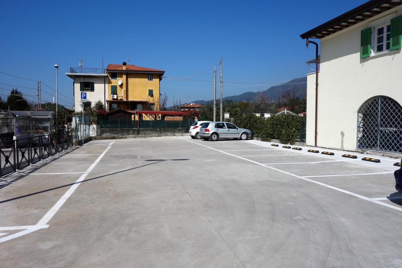 House Versilia Luca E Giada, 5 Chilometri Da Forte Dei Marmi! المظهر الخارجي الصورة